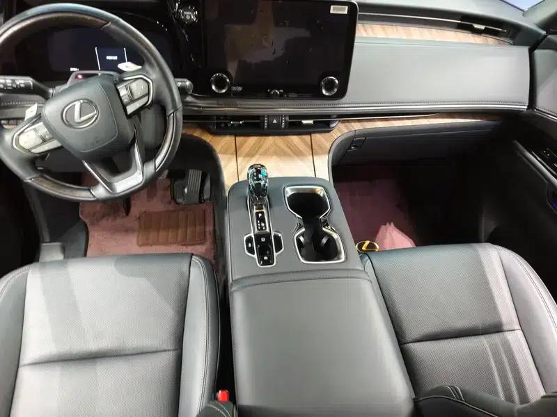 Lexus LM 500h DIRECT4 6-seat Premium Edition (2023 model) — миниатюра 11