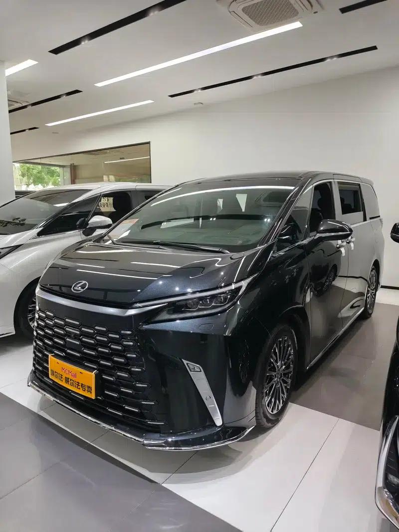 Lexus LM 500h DIRECT4 6-seat Premium Edition (2023 model) — миниатюра 6