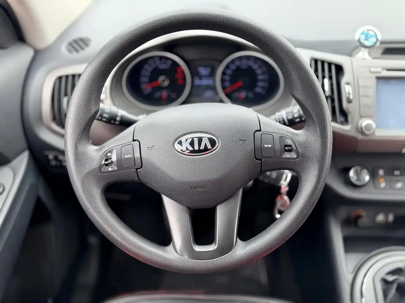 2015 Kia Sportage 2.0L Manual 2WD GL — миниатюра 12