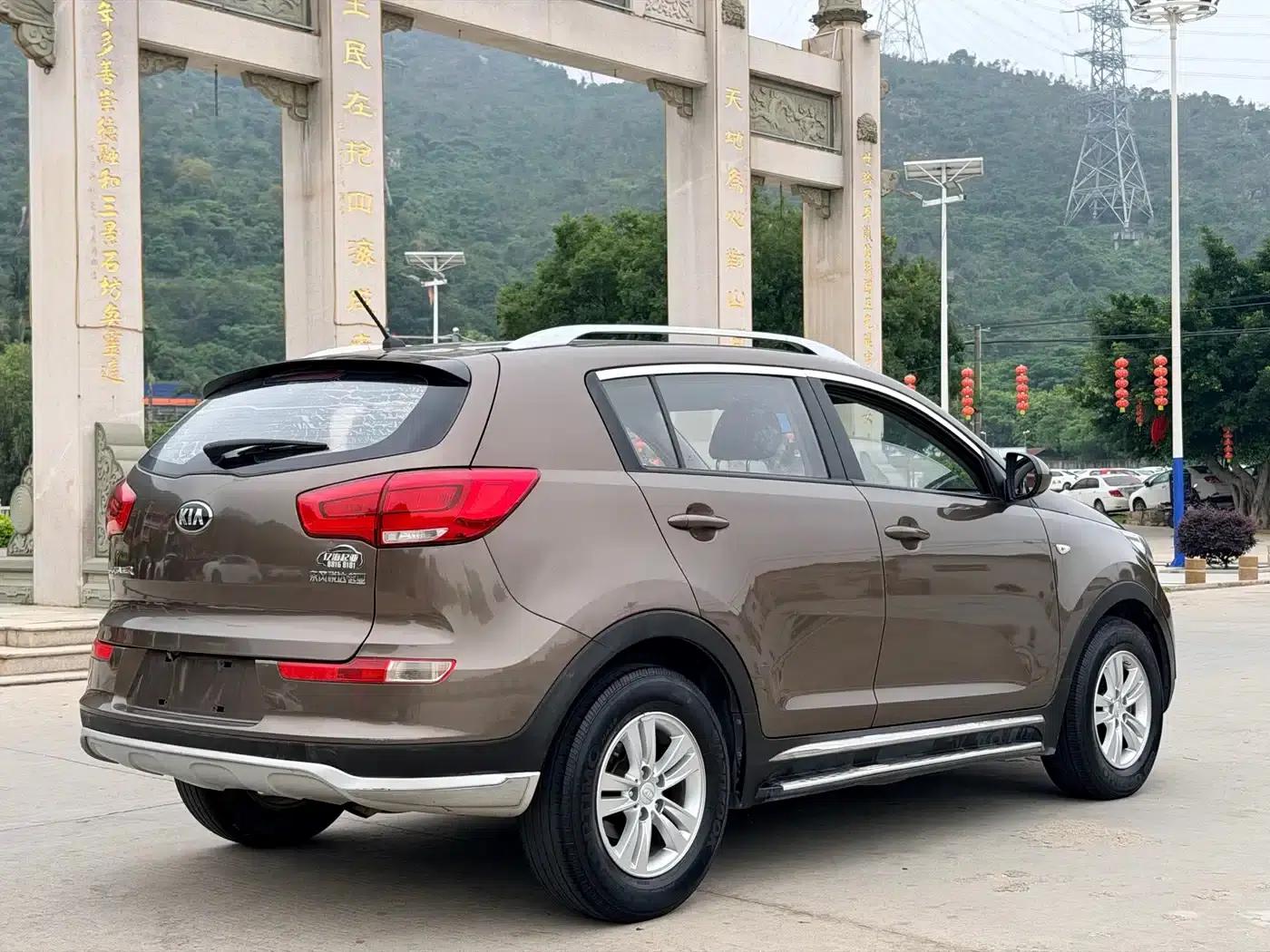 2015 Kia Sportage 2.0L Manual 2WD GL — миниатюра 6