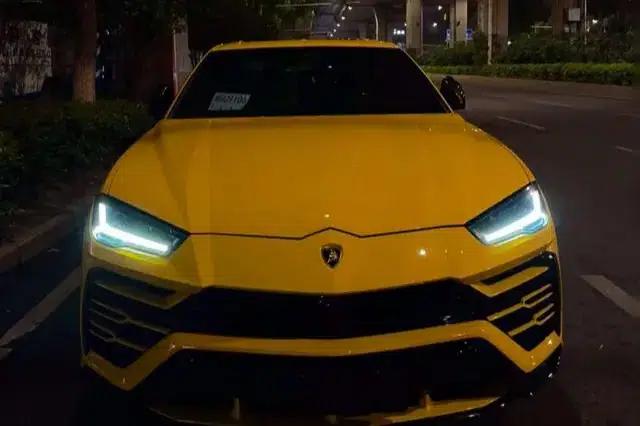 2021 Urus 4.0T V8 — миниатюра 2