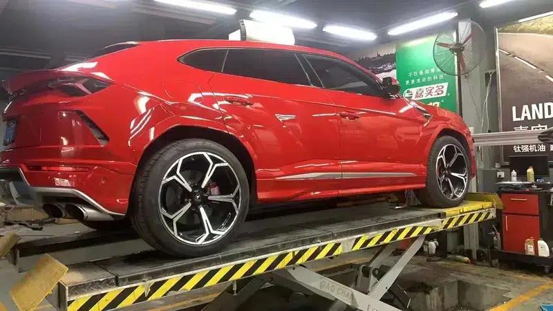 2018 Urus 4.0T V8 — миниатюра 3