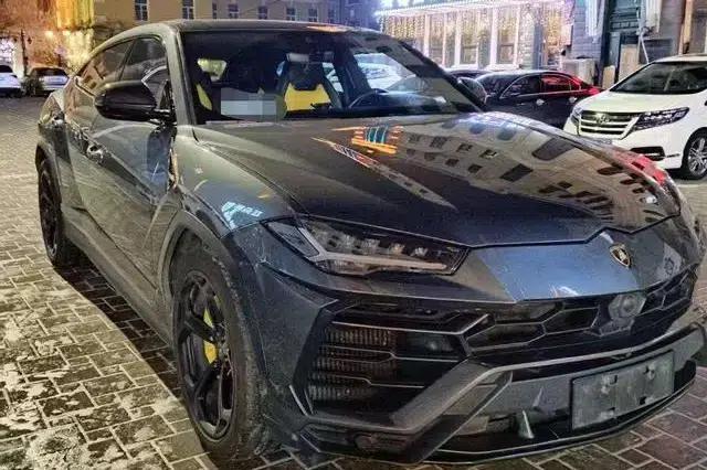 2018 Urus 4.0T V8 — миниатюра 2
