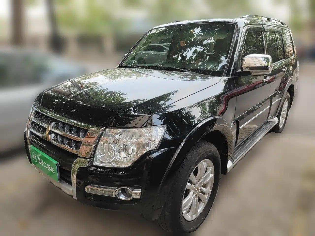 Mitsubishi Pajero Pajero (parallel import, 2018 model V97, 3.8L five-door automatic GLS with sunroof, U.S. specification, priced at 380,000 yuan) — миниатюра 1