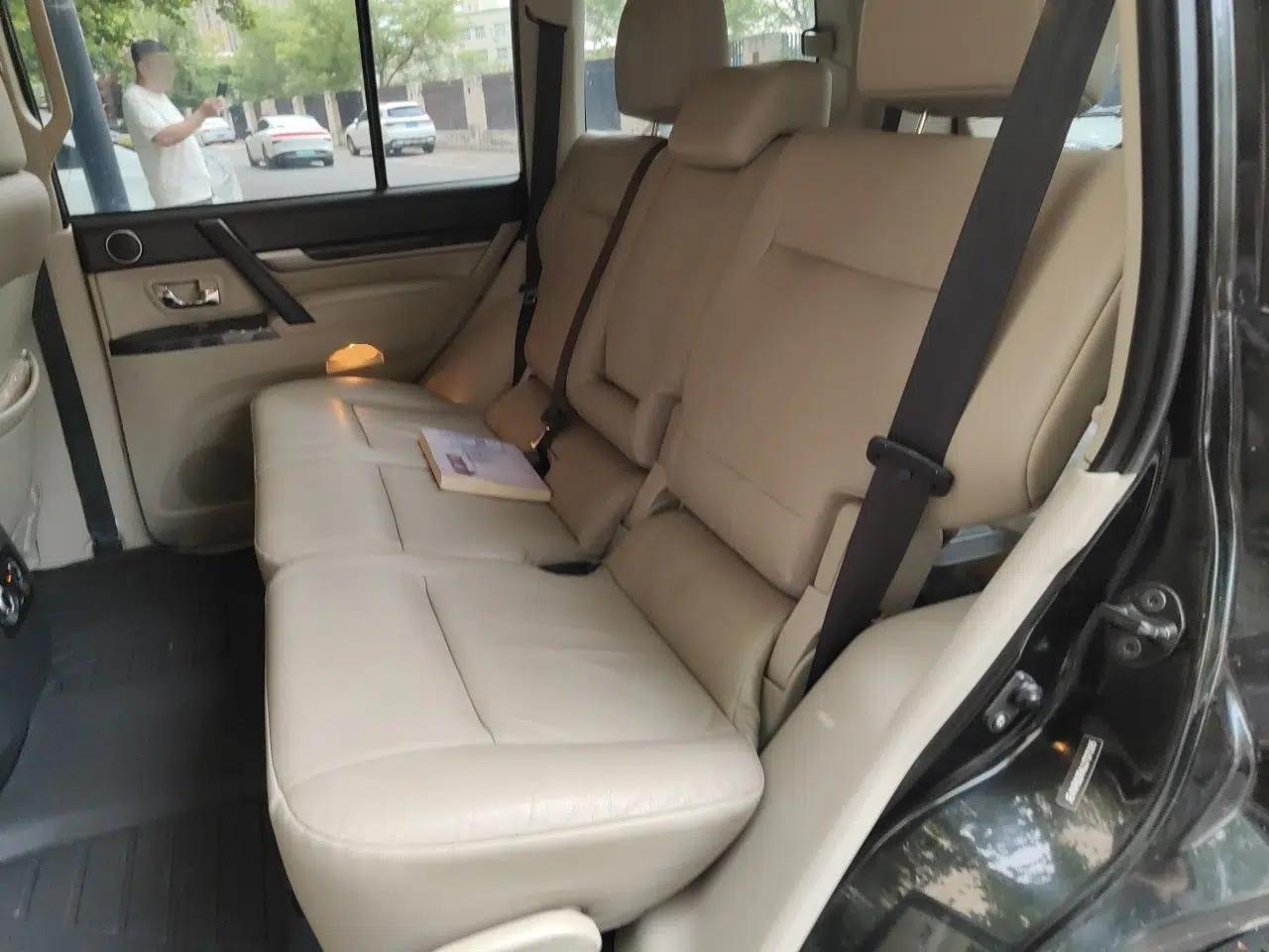 Mitsubishi Pajero Pajero (parallel import, 2018 model V97, 3.8L five-door automatic GLS with sunroof, U.S. specification, priced at 380,000 yuan) — миниатюра 17