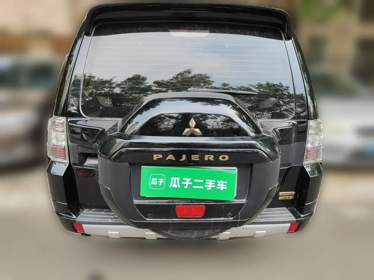 Mitsubishi Pajero Pajero (parallel import, 2018 model V97, 3.8L five-door automatic GLS with sunroof, U.S. specification, priced at 380,000 yuan) — миниатюра 5