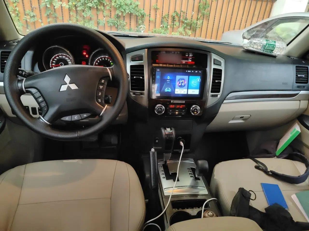 Mitsubishi Pajero Pajero (parallel import, 2018 model V97, 3.8L five-door automatic GLS with sunroof, U.S. specification, priced at 380,000 yuan) — миниатюра 9