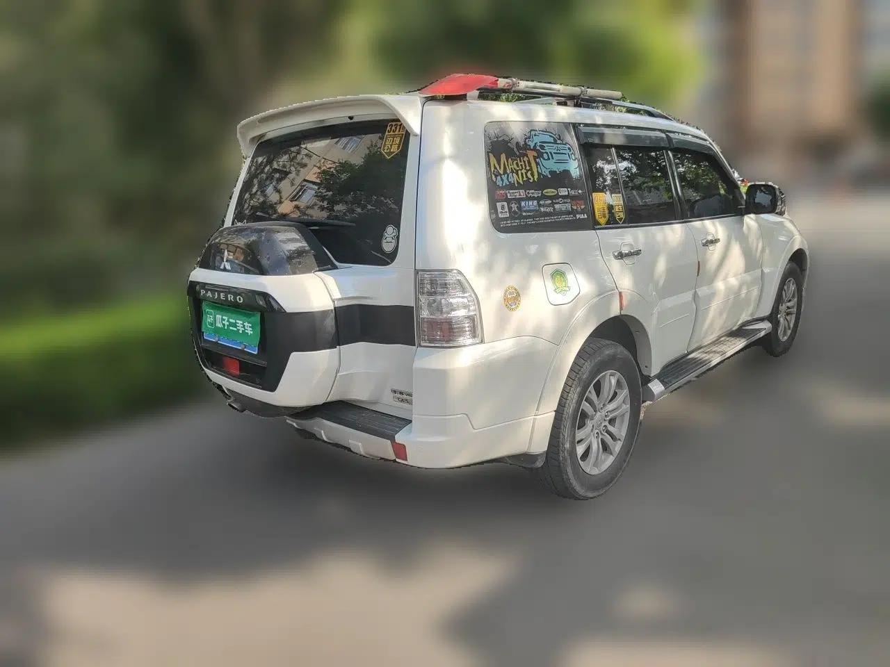Mitsubishi Pajero 2017 Model, Automatic, 3.8L, 7 Seats — миниатюра 6