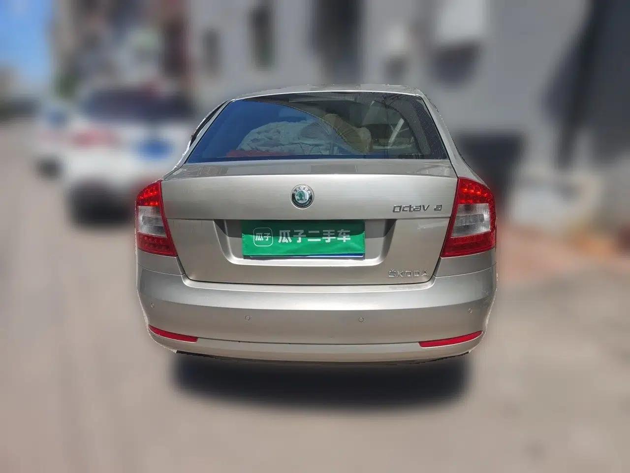 Skoda Octavia 2012 1.4TSI DSG Yijun Edition — миниатюра 5