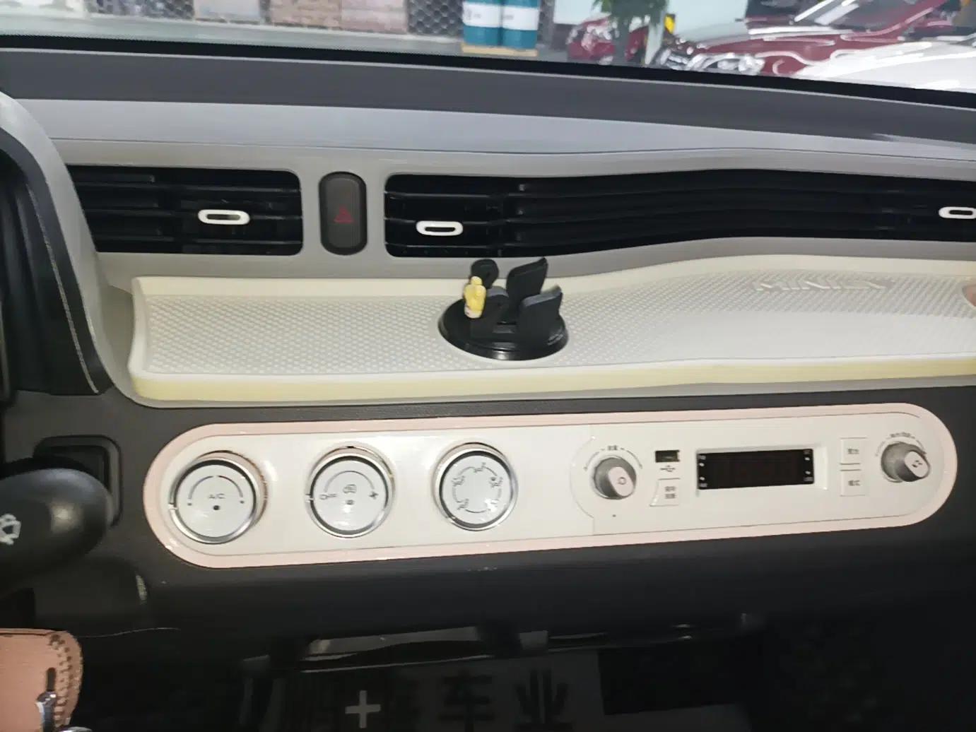 Wuling Hongguang MINIEV 2021 Macaron Sandwich Model 120 km Lithium NMC — миниатюра 27