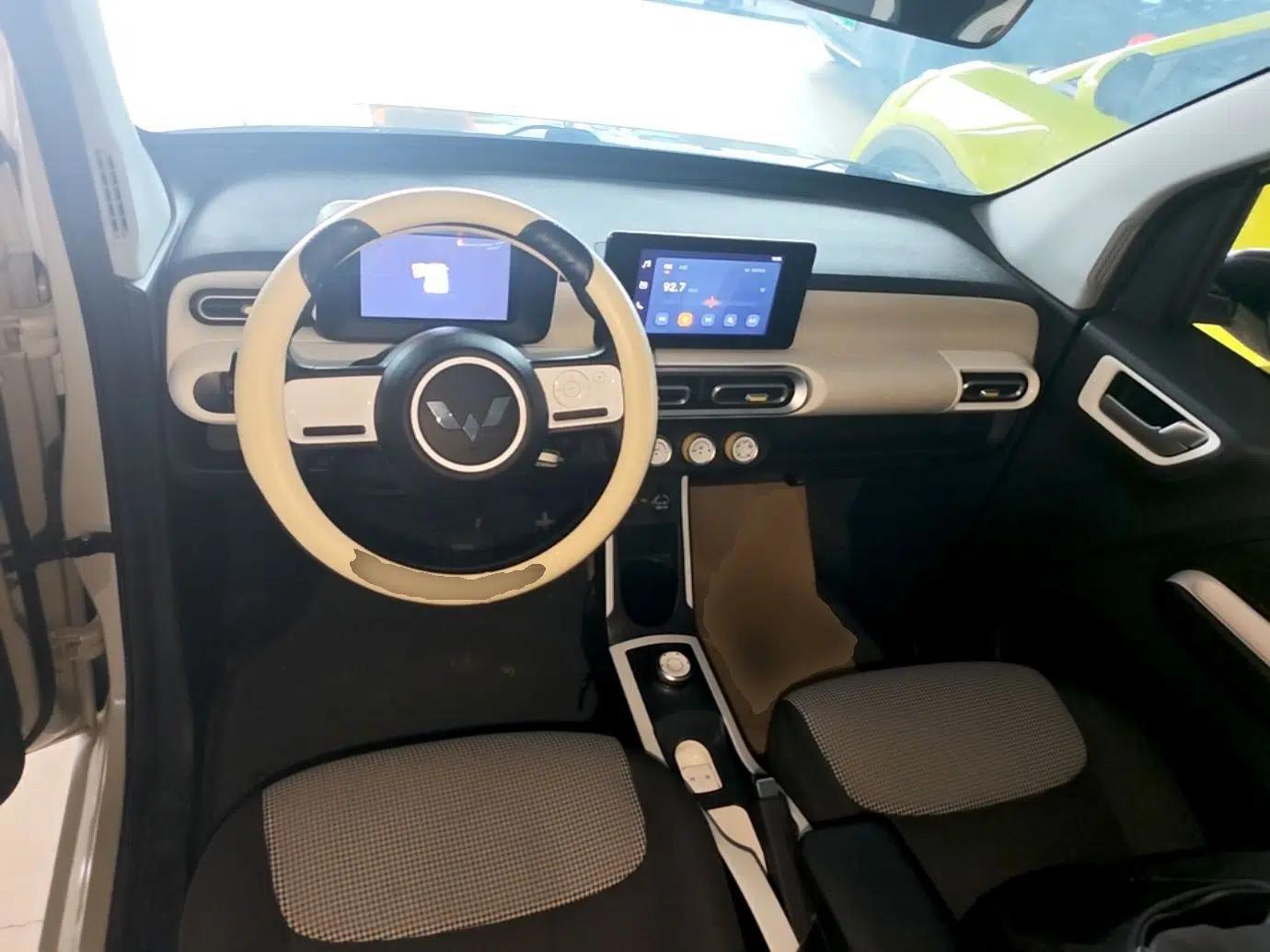 Wuling Hongguang MINIEV 2024 3rd Generation 170 km — миниатюра 12