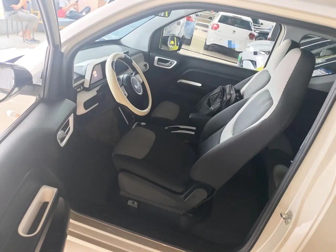 Wuling Hongguang MINIEV 2024 3rd Generation 170 km — миниатюра 18