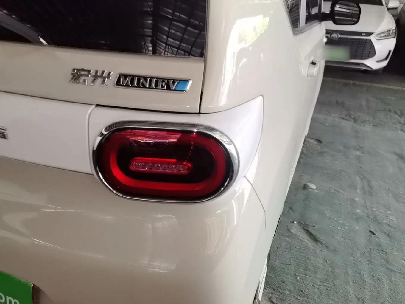 Wuling Hongguang MINIEV 2024 3rd Generation 215km Advanced Version — миниатюра 12