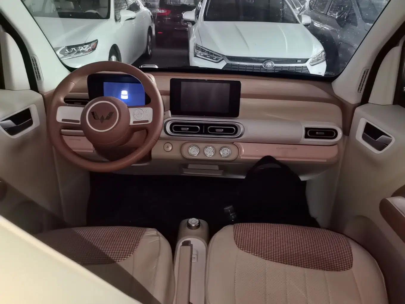 Wuling Hongguang MINIEV 2024 3rd Generation 215km Advanced Version — миниатюра 21