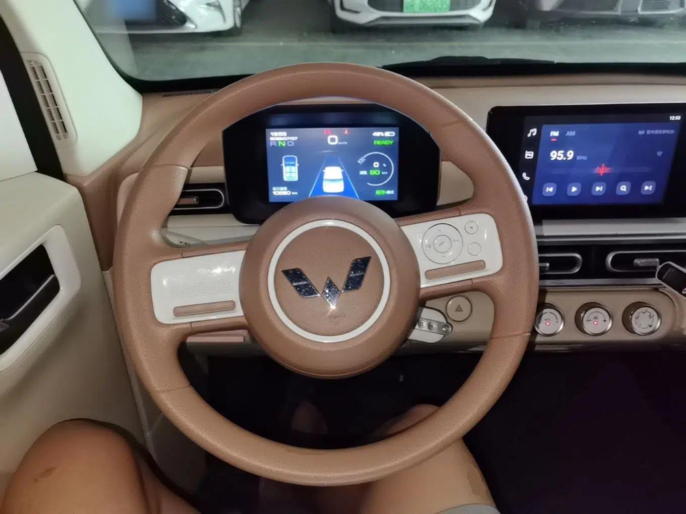 Wuling Hongguang MINIEV 2024 3rd Generation 215km Advanced Version — миниатюра 22