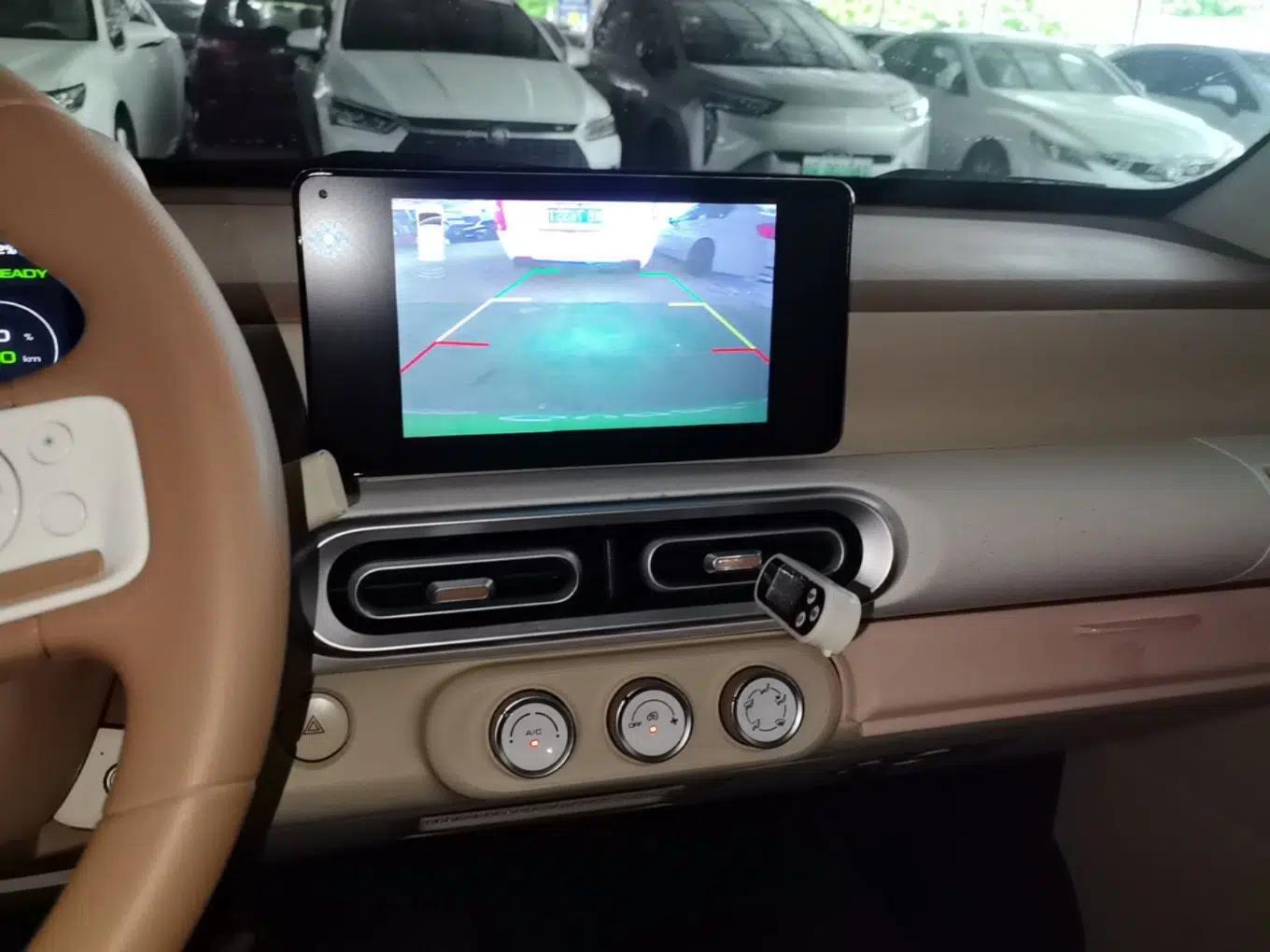Wuling Hongguang MINIEV 2024 3rd Generation 215km Advanced Version — миниатюра 24