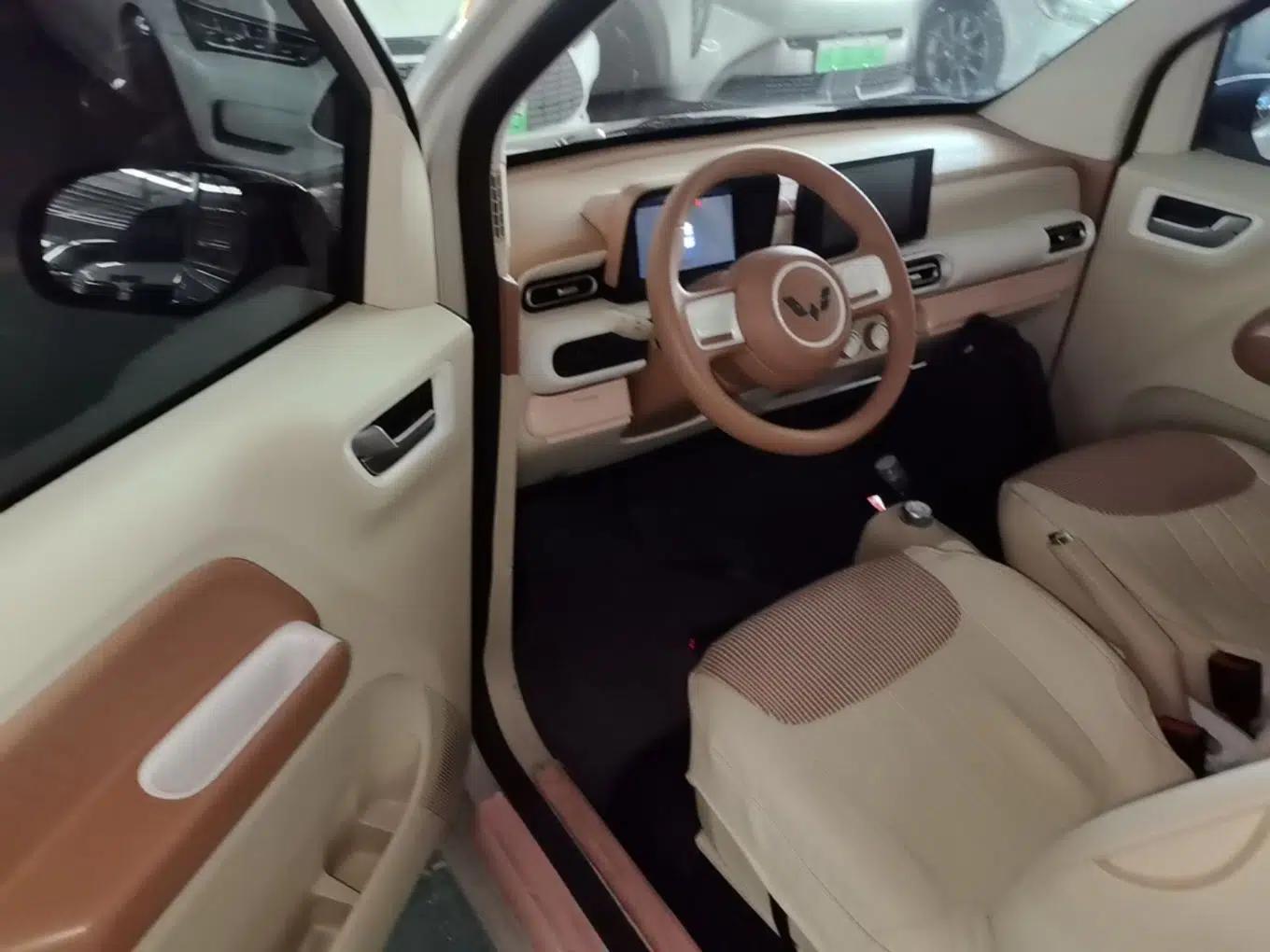 Wuling Hongguang MINIEV 2024 3rd Generation 215km Advanced Version — миниатюра 27