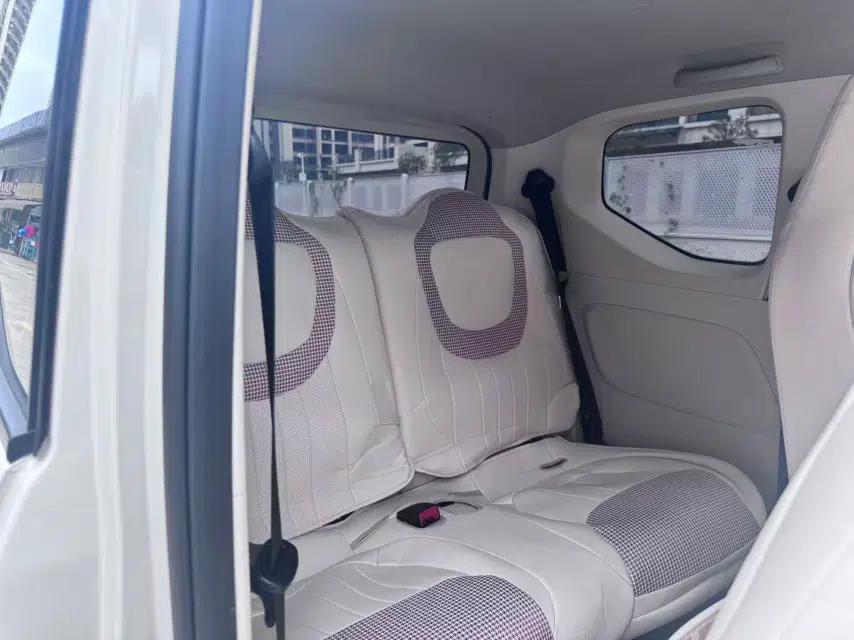 Wuling Hongguang MINIEV 2024 3rd Generation 215km Advanced Version — миниатюра 35