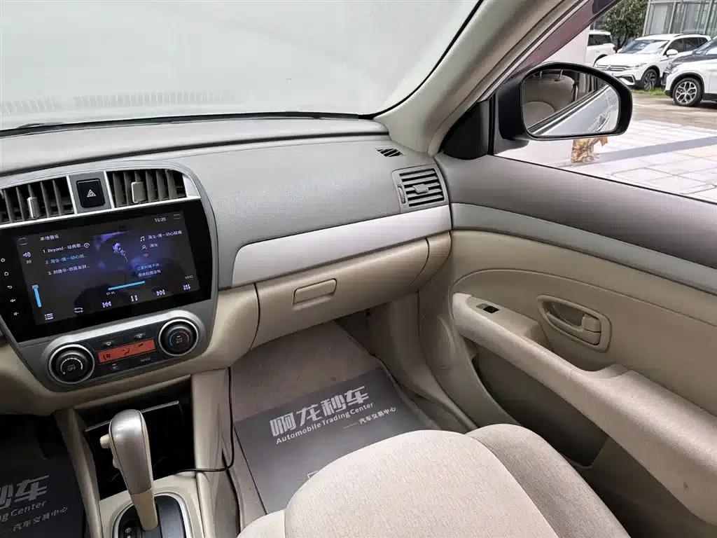 Nissan Sylphy 2016 Classic 1.6XE Automatic Comfort Edition — миниатюра 6