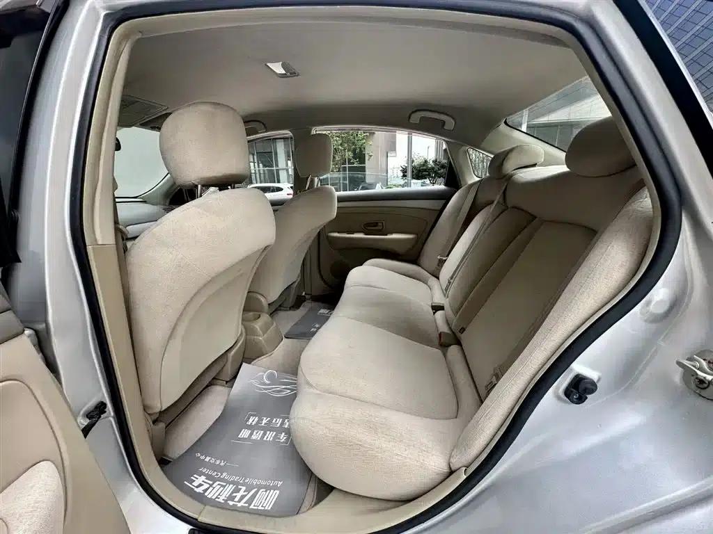 Nissan Sylphy 2016 Classic 1.6XE Automatic Comfort Edition — миниатюра 8