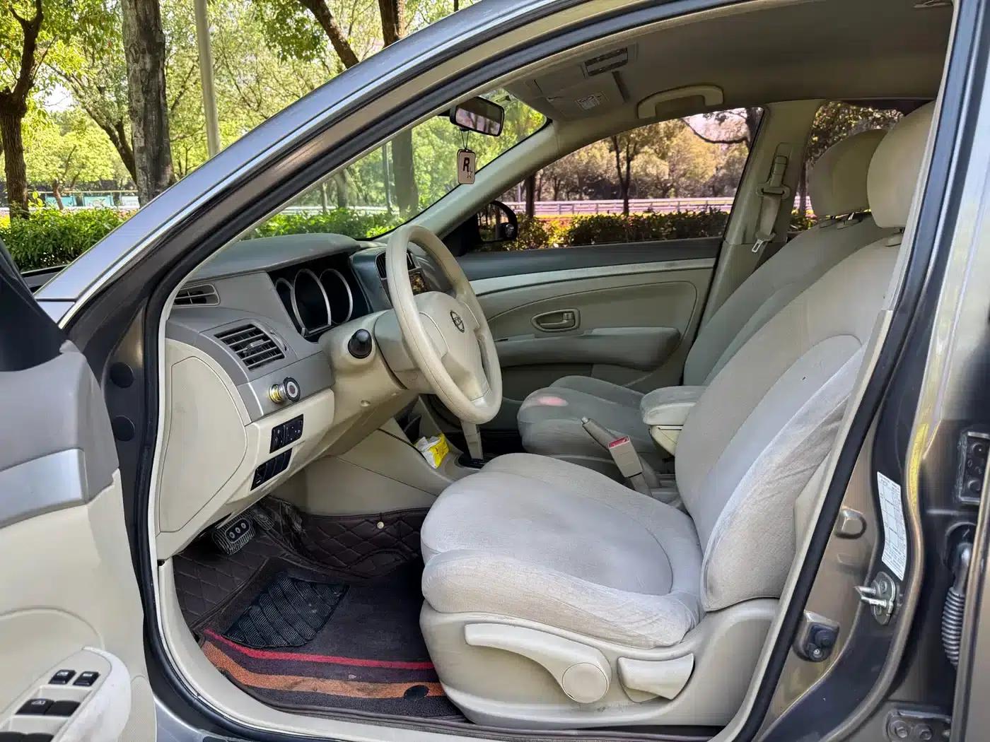 Nissan Sylphy 2012 Classic 1.6XE Automatic Comfort Edition — миниатюра 6