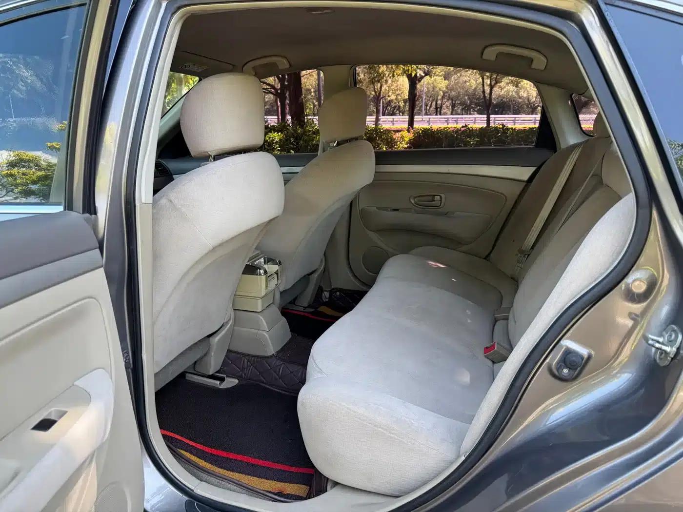 Nissan Sylphy 2012 Classic 1.6XE Automatic Comfort Edition — миниатюра 7