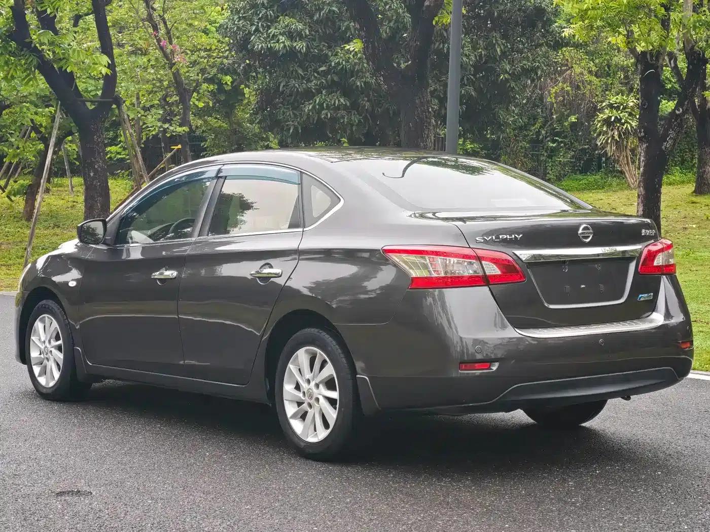 Nissan Sylphy 2012 1.6XL CVT Luxury Edition — миниатюра 9