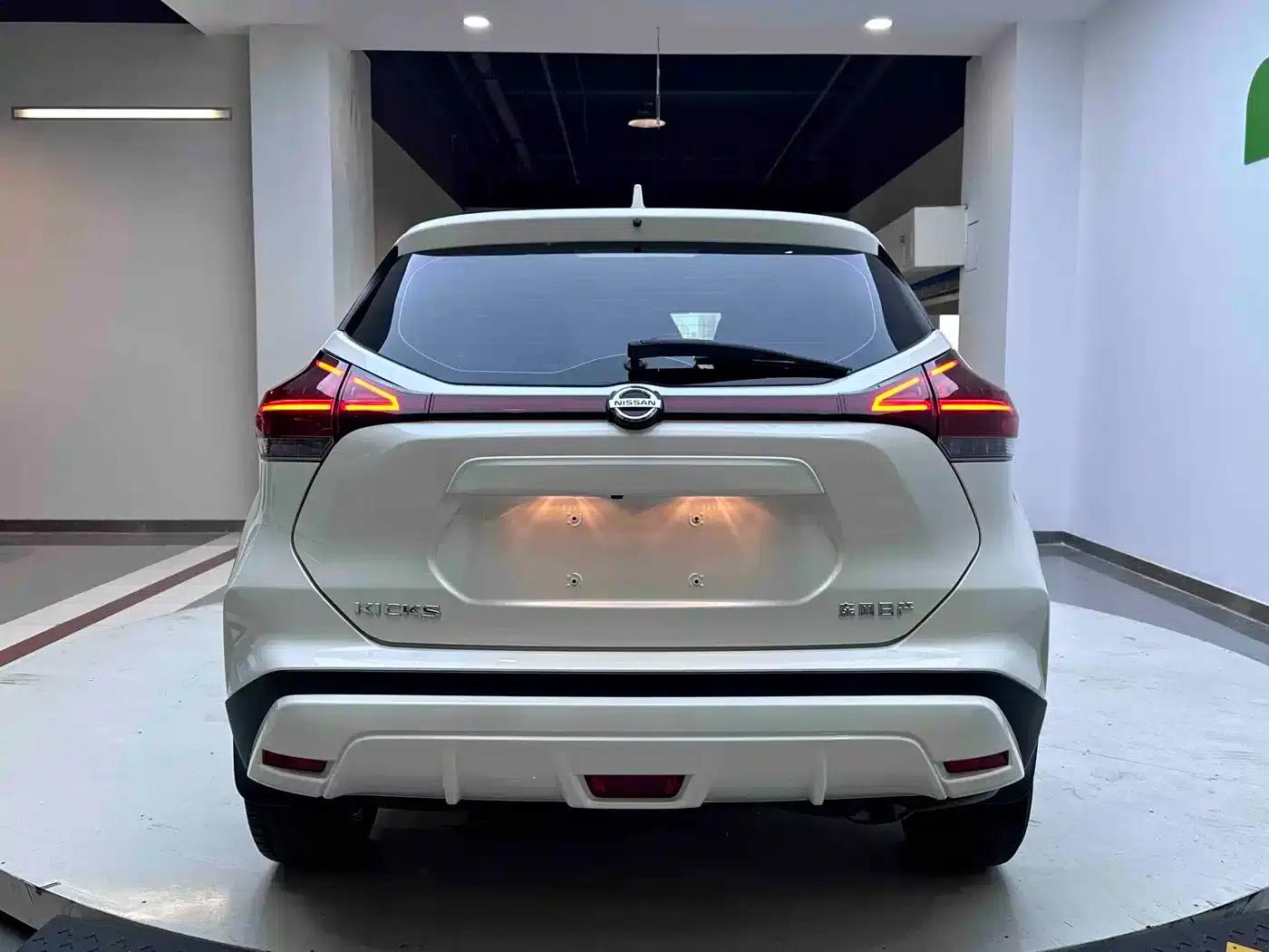 Nissan Kicks 2022 1.5L CVT XL Fashion Edition — миниатюра 3