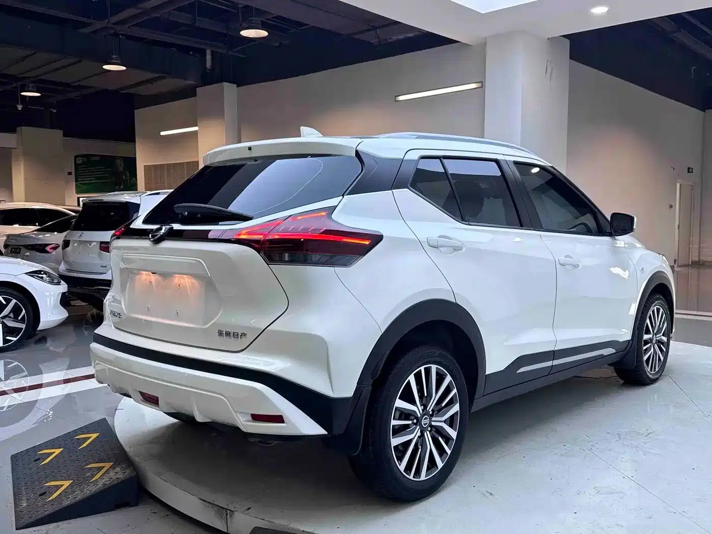 Nissan Kicks 2022 1.5L CVT XL Fashion Edition — миниатюра 4