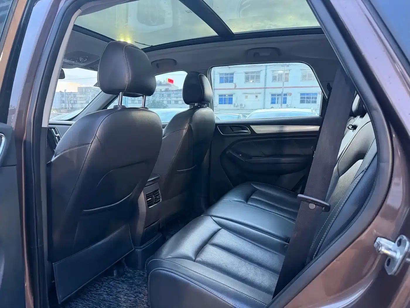 Roewe RX5 2016 20T Two-Wheel Drive Automatic Internet Smart Edition — миниатюра 8