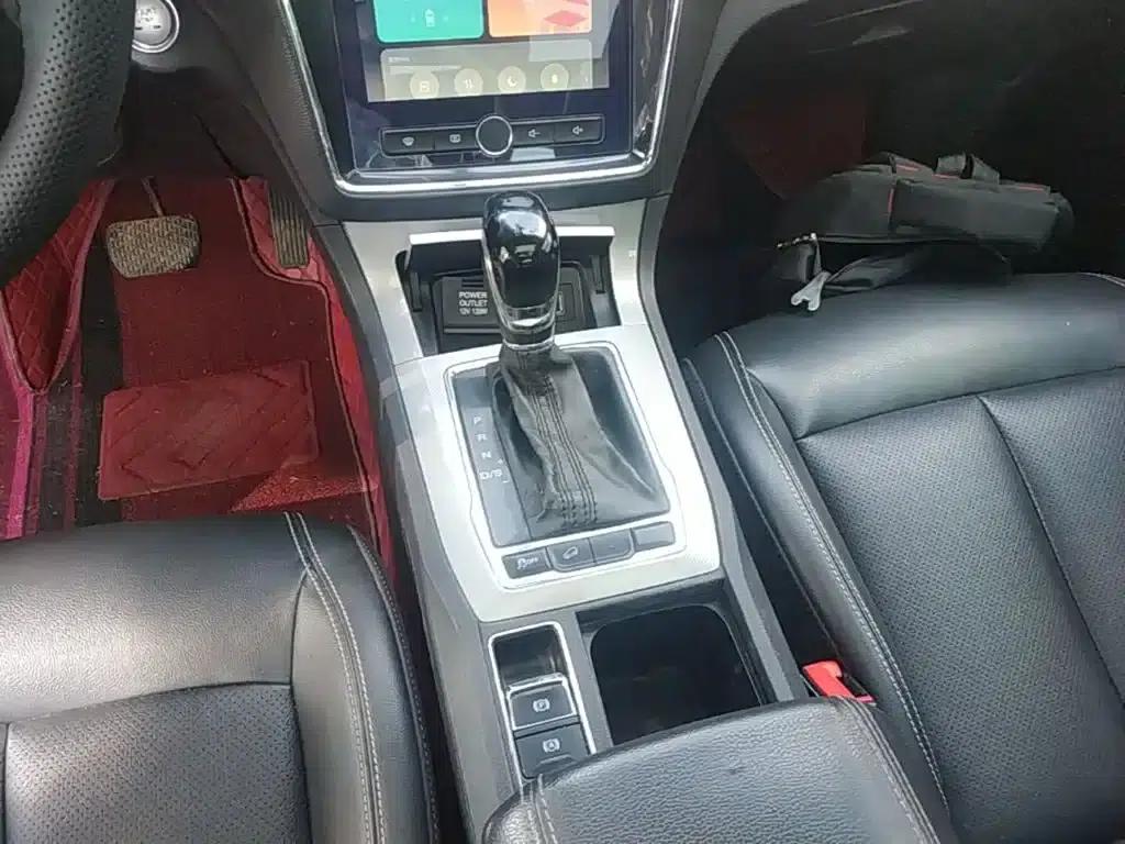 Roewe RX5 2018 20T Two-Wheel Drive Automatic Internet Smart Edition — миниатюра 14