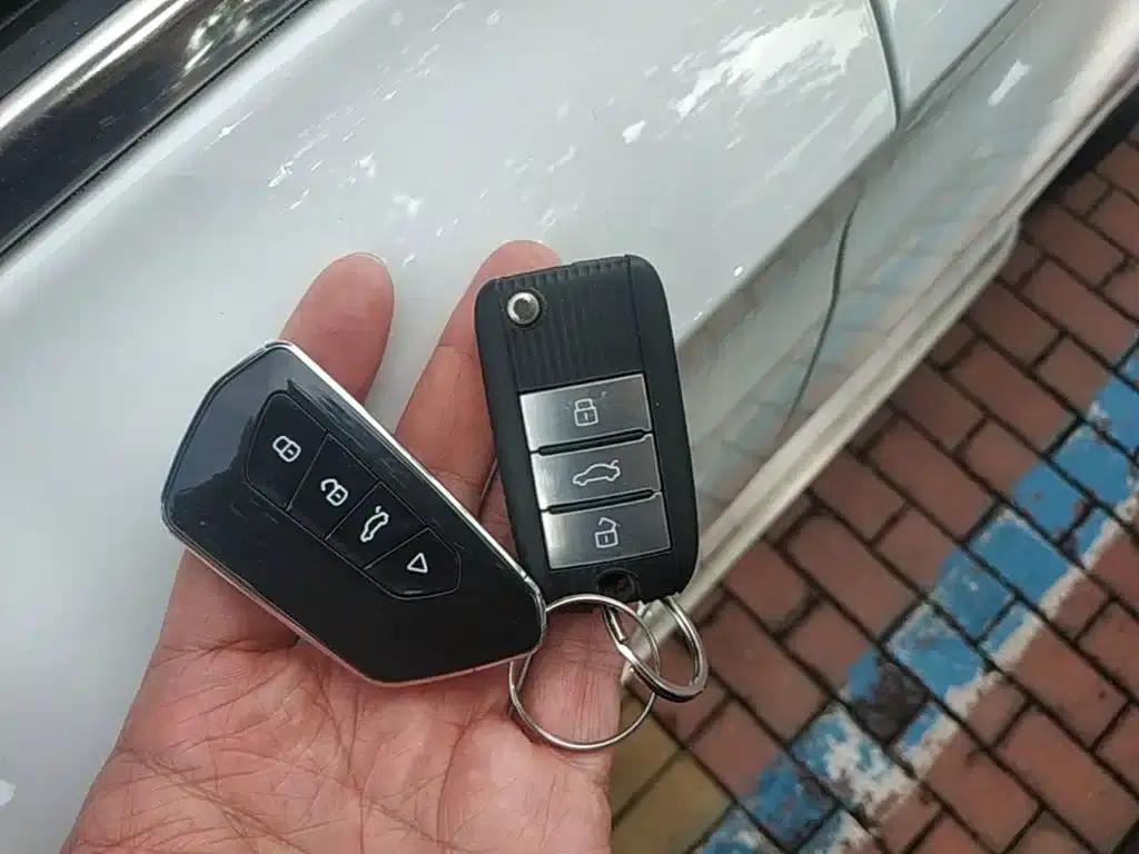 Roewe RX5 2018 20T Two-Wheel Drive Automatic Internet Smart Edition — миниатюра 9