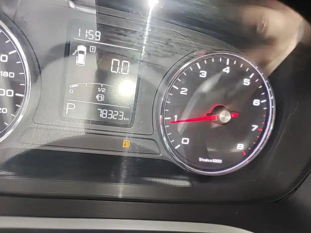 Roewe RX5 2018 20T Two-Wheel Drive Automatic Flagship Edition — миниатюра 12