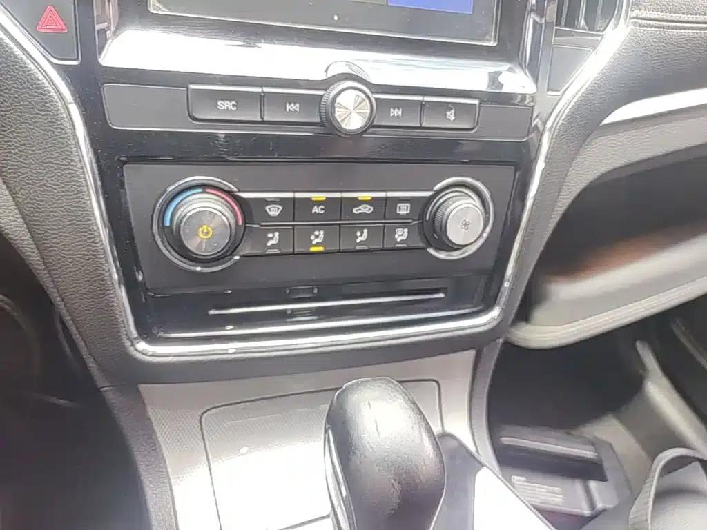 Roewe RX5 2018 20T Two-Wheel Drive Automatic Flagship Edition — миниатюра 13