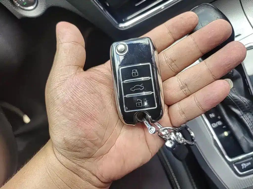 Roewe RX5 2018 20T Two-Wheel Drive Automatic Flagship Edition — миниатюра 9