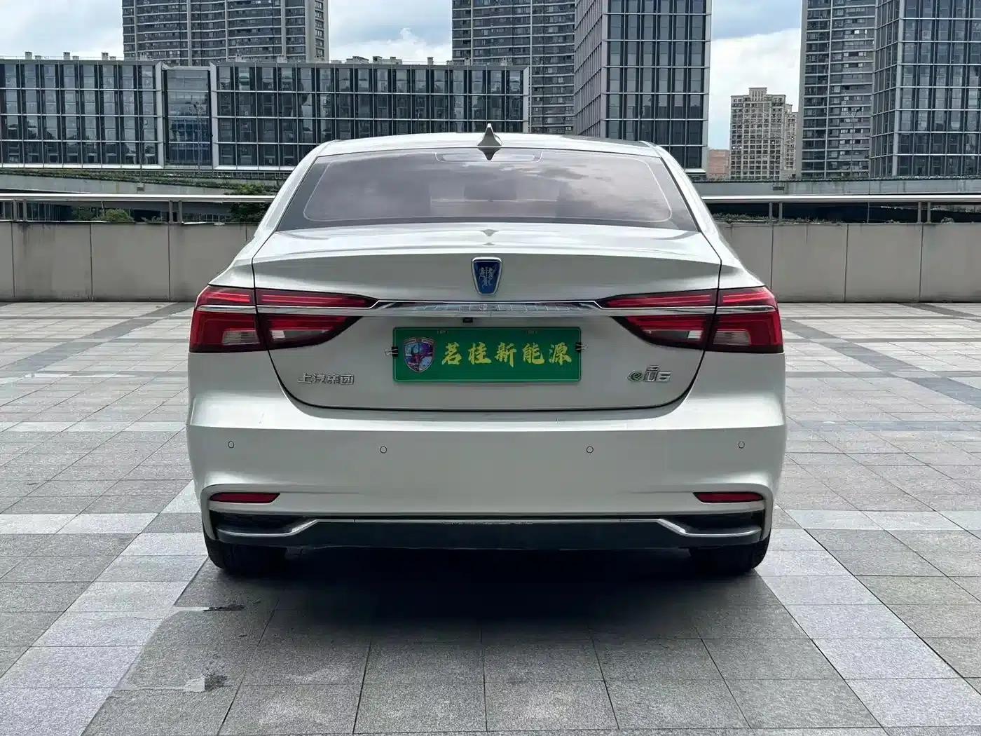 Roewe i6 New Energy 2017 45T Hybrid Connected Smart Edition — миниатюра 6