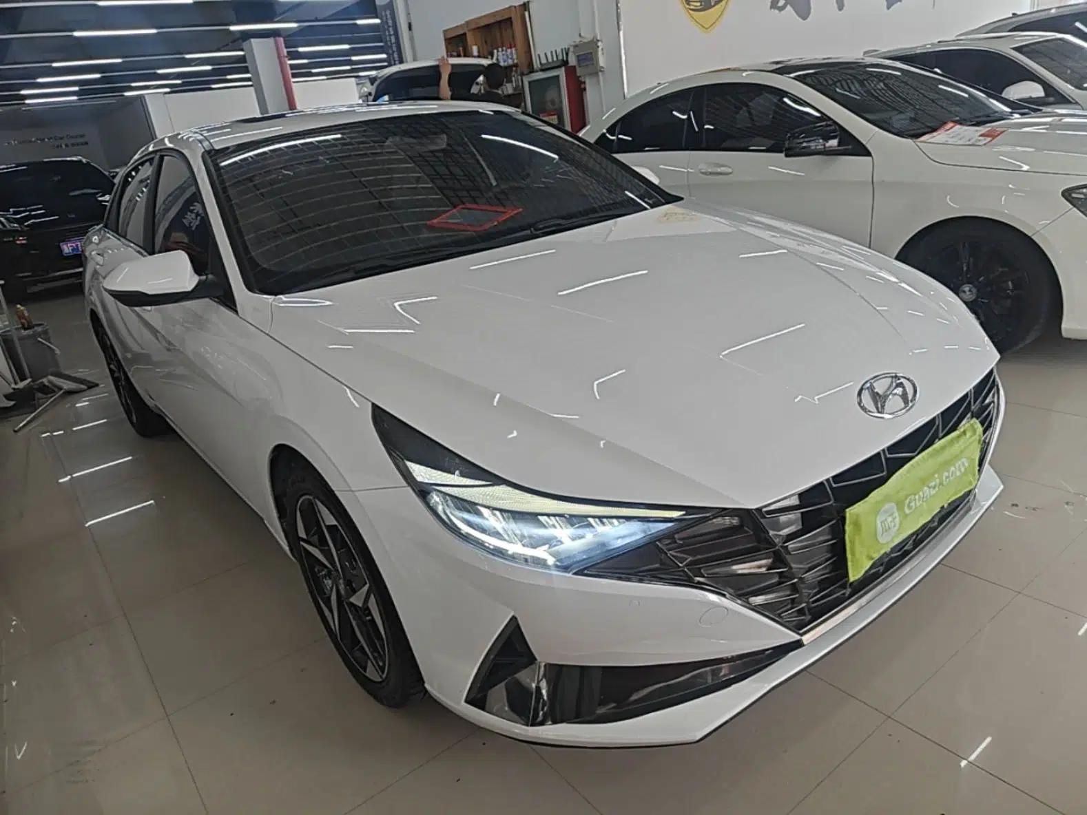 Hyundai Elantra 2021 240TGDi DCT LUX Prestige Edition — миниатюра 3