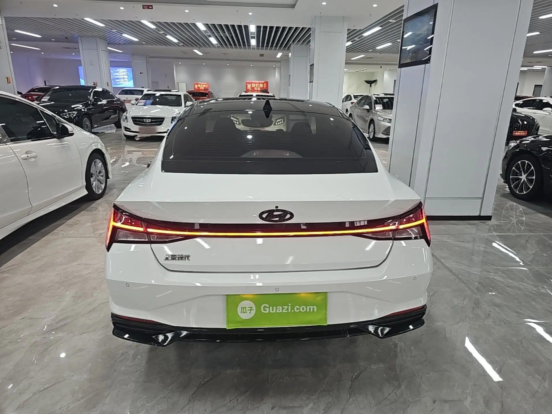 Hyundai Elantra 2021 1.5L CVT TOP Flagship Edition — миниатюра 5