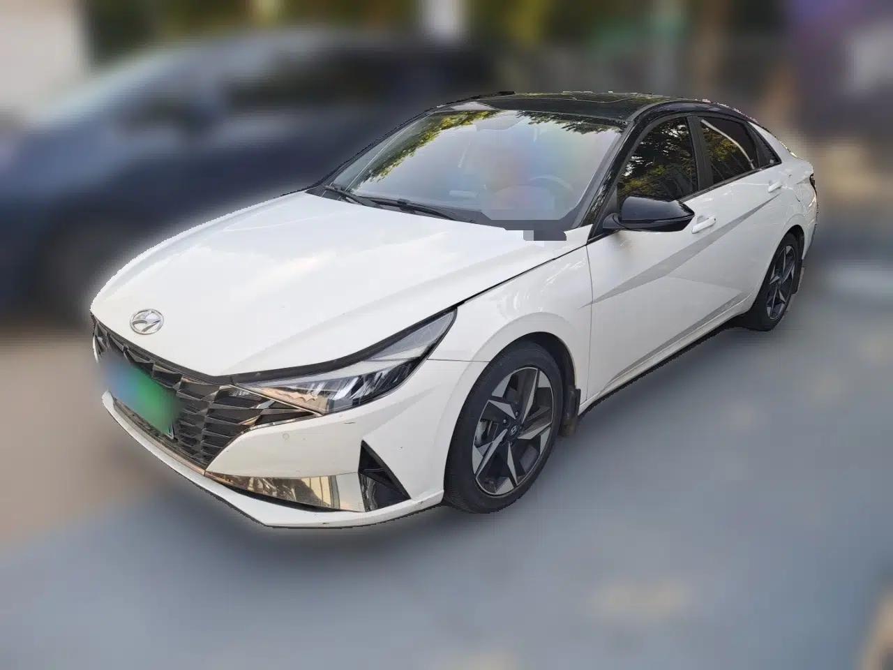 Hyundai Elantra 2021 1.5L CVT LUX Prestige Edition — миниатюра 1