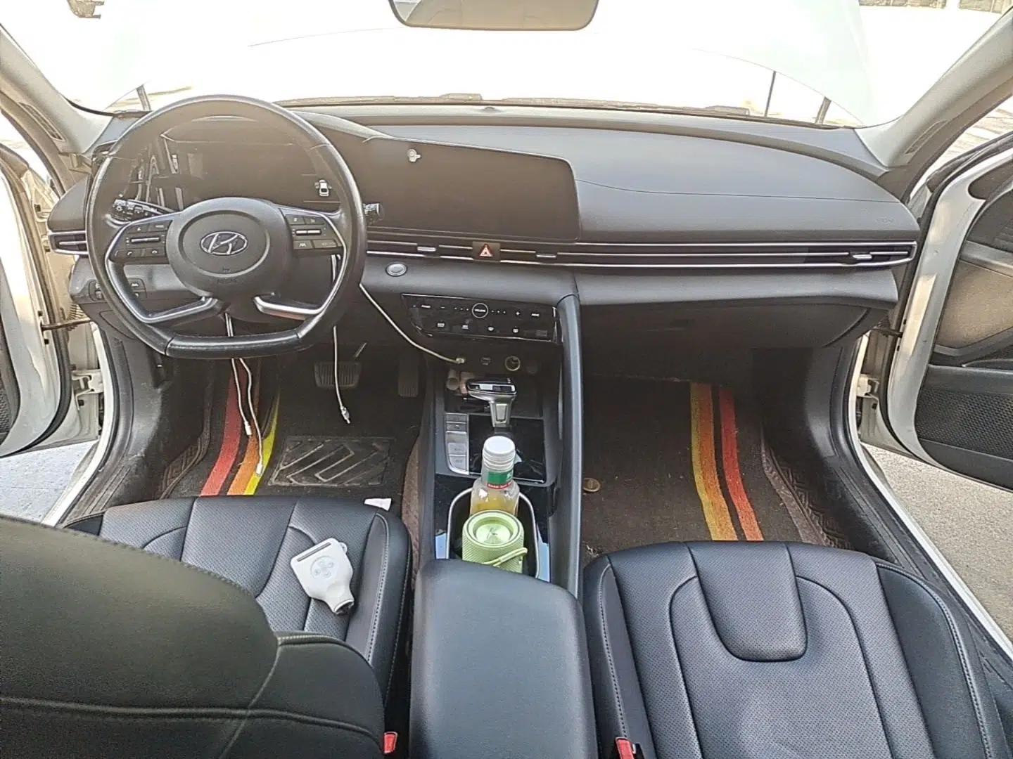 Hyundai Elantra 2021 1.5L CVT LUX Prestige Edition — миниатюра 9
