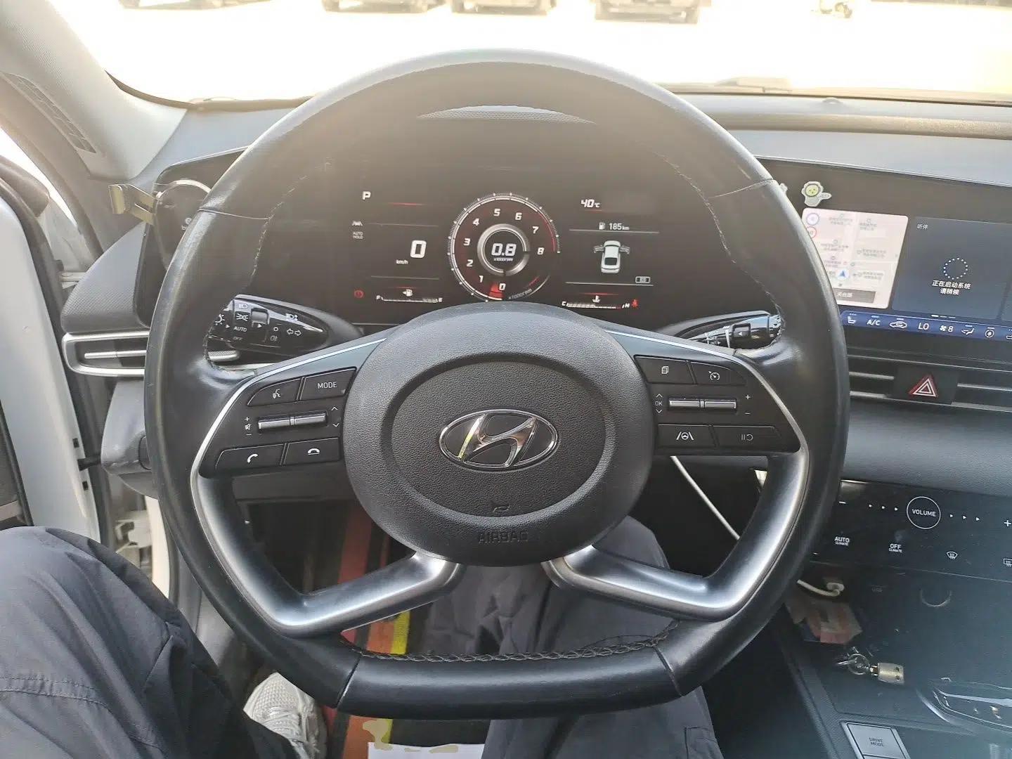 Hyundai Elantra 2021 1.5L CVT LUX Prestige Edition — миниатюра 10