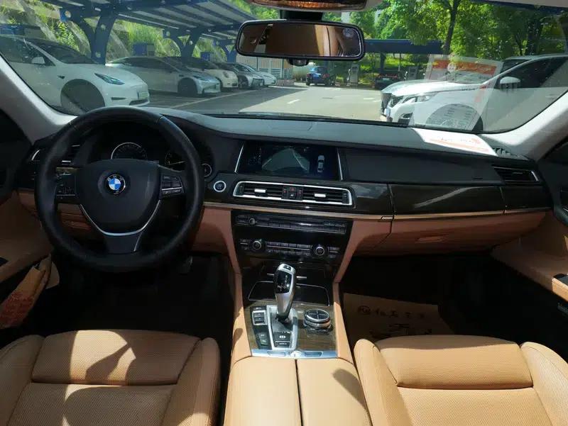 BMW 7 Series 2013 730Li Leading Edition — миниатюра 31