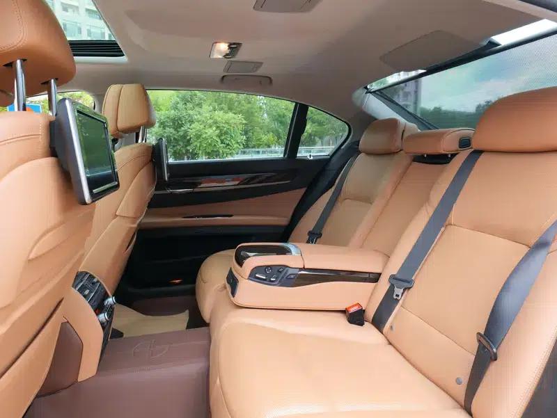 BMW 7 Series 2013 730Li Leading Edition — миниатюра 37