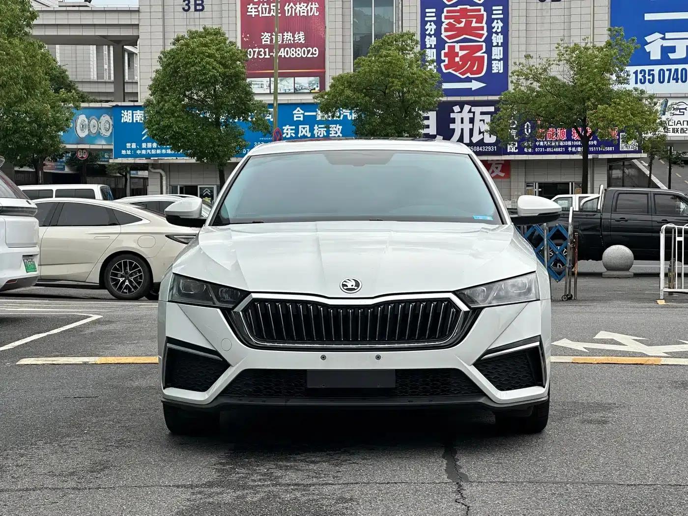 Octavia 2023 Facelift PRO TSI280 Premium Edition — миниатюра 2