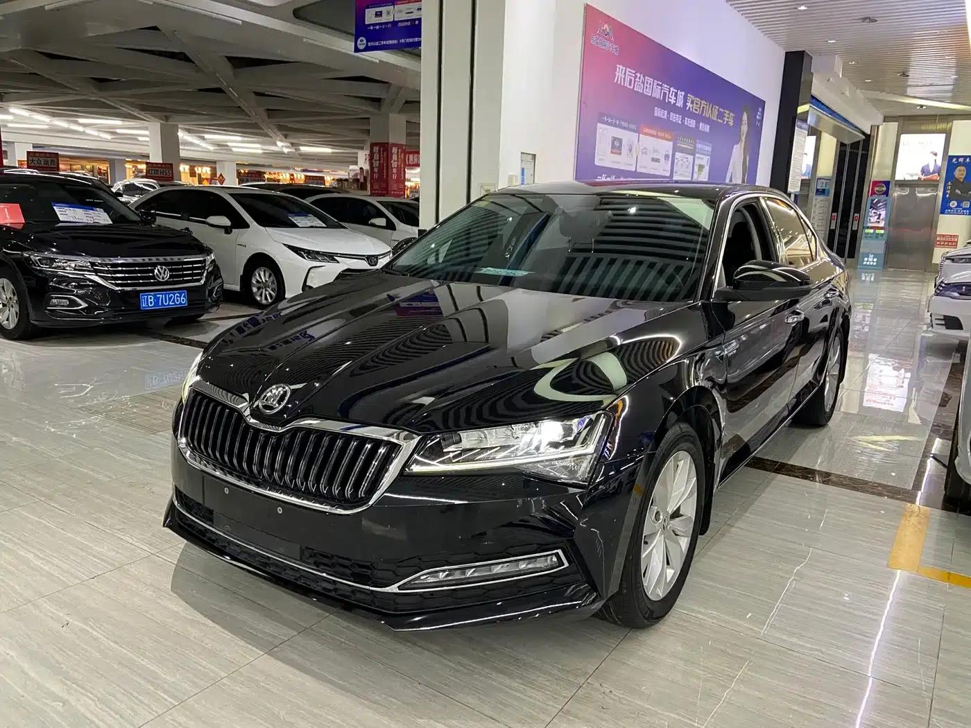 Superb 2021 TSI280 DSG Comfort Edition — миниатюра 1