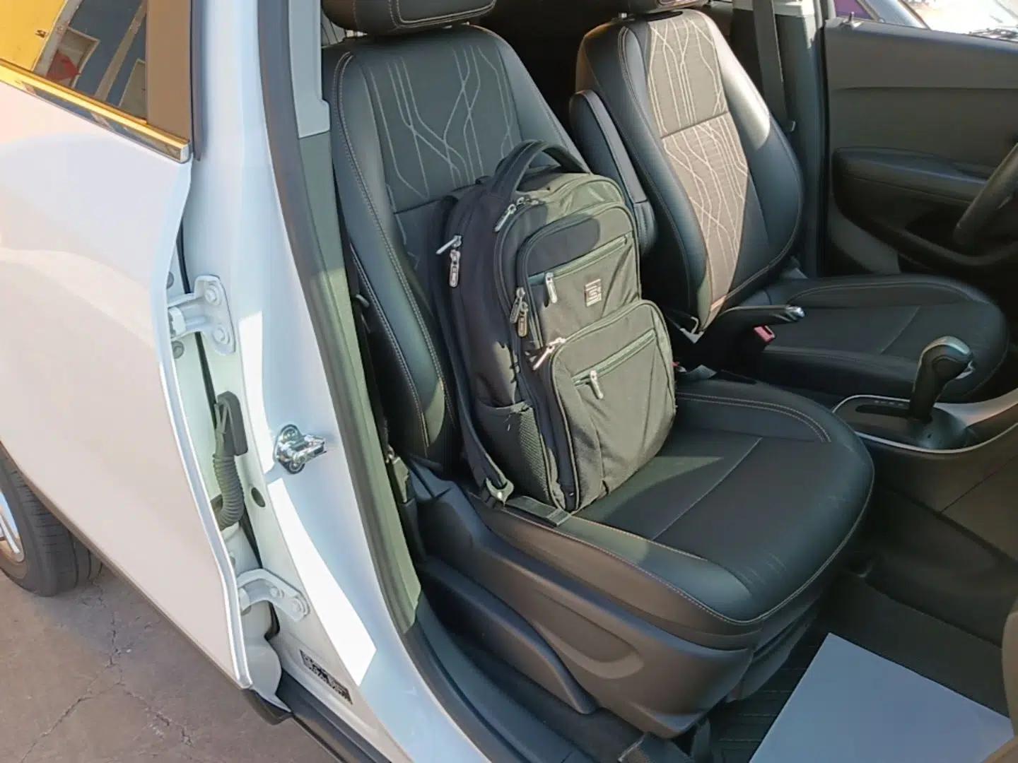 Chevrolet Trax 2018 330T Automatic Two-Wheel Drive Luxury Model — миниатюра 19