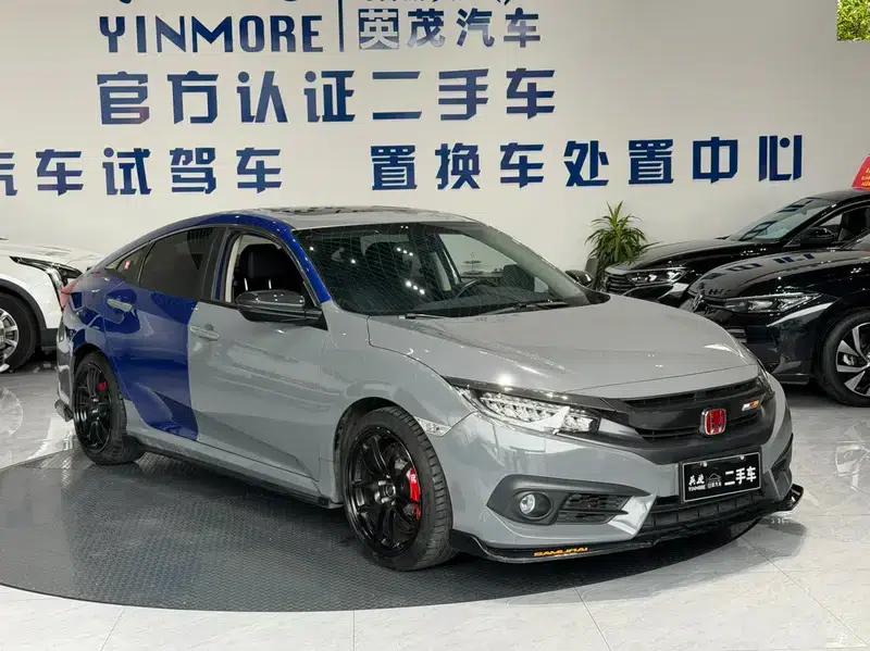 2016 Civic 220TURBO CVT Luxury Edition — миниатюра 3