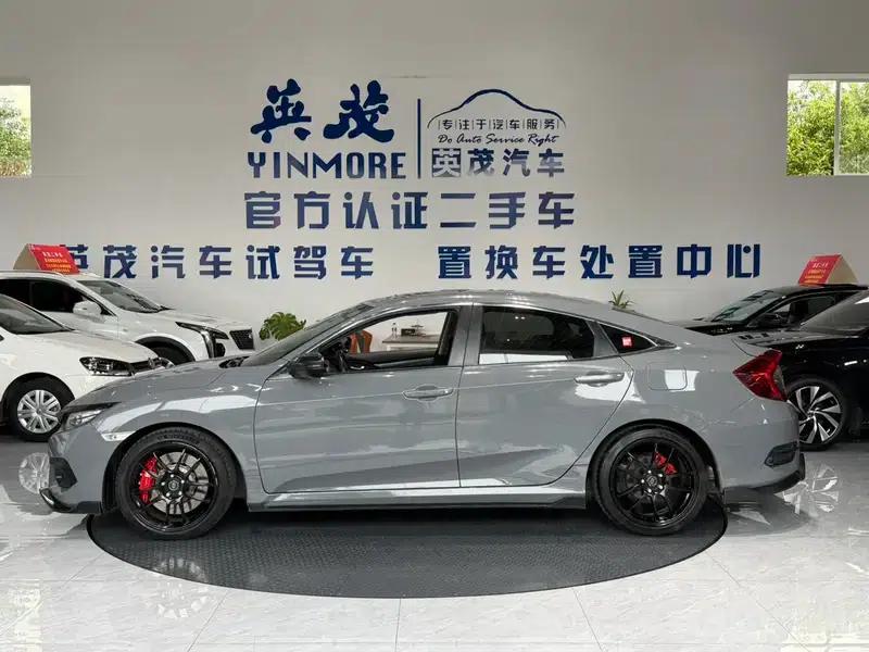 2016 Civic 220TURBO CVT Luxury Edition — миниатюра 4