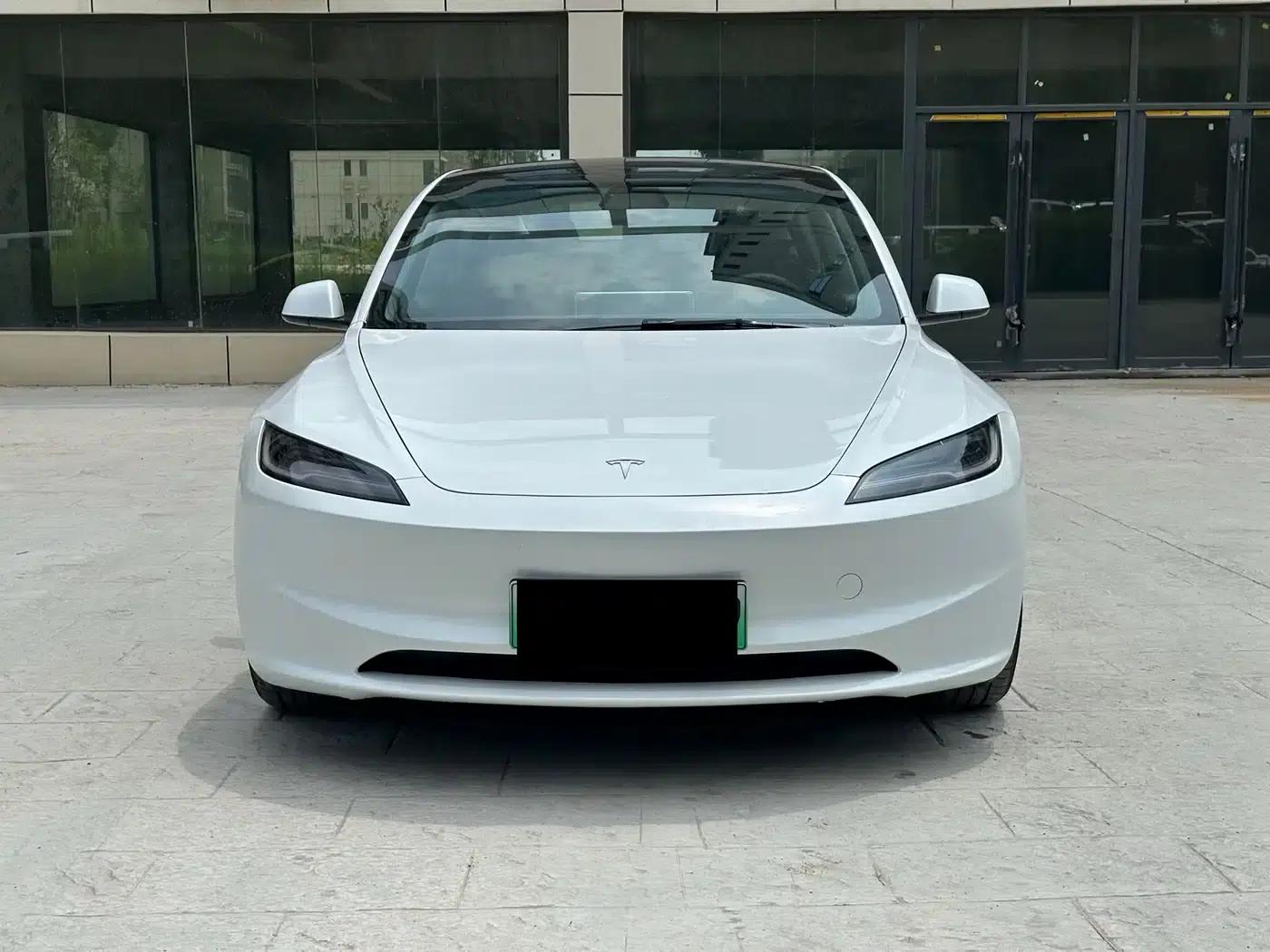 Model 3 2025 Long Range All-Wheel Drive — миниатюра 2