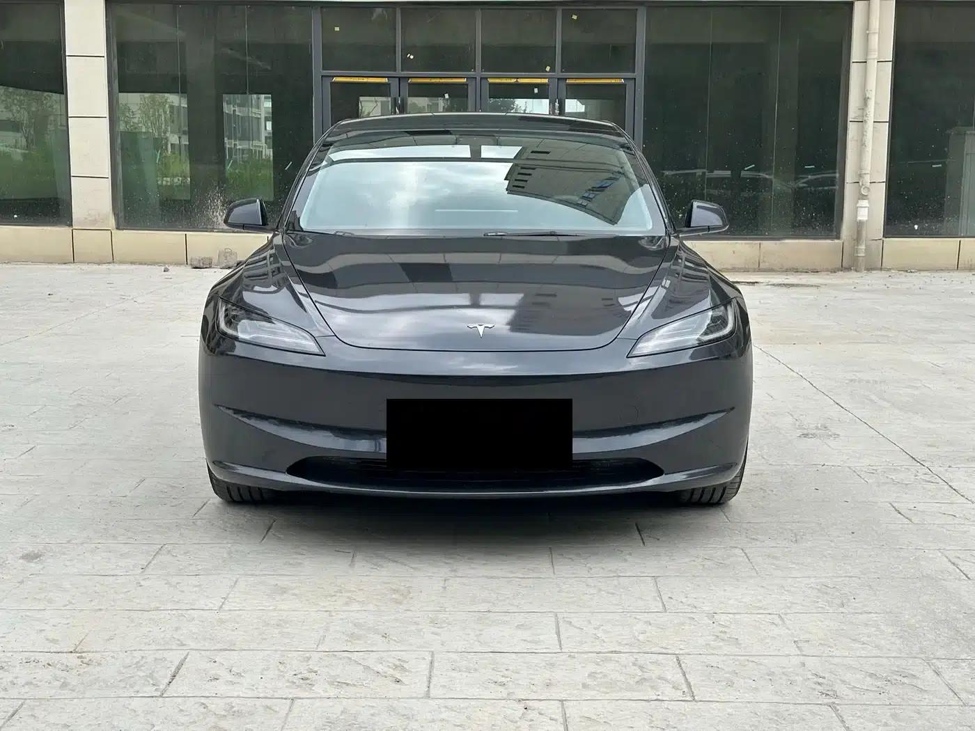 Model 3 2025 Rear-Wheel Drive — миниатюра 3